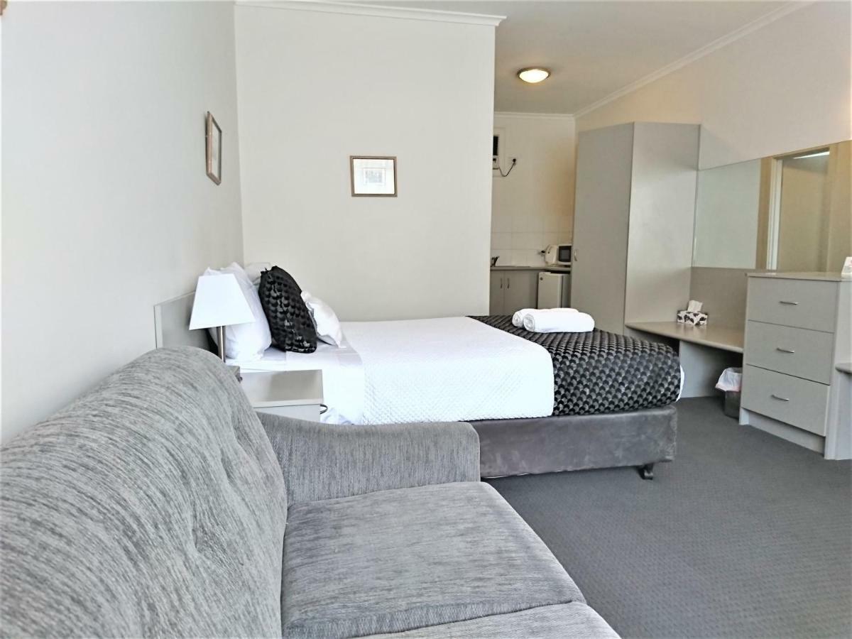 Glenelg Beach Gateway Studio Apartment Exterior photo